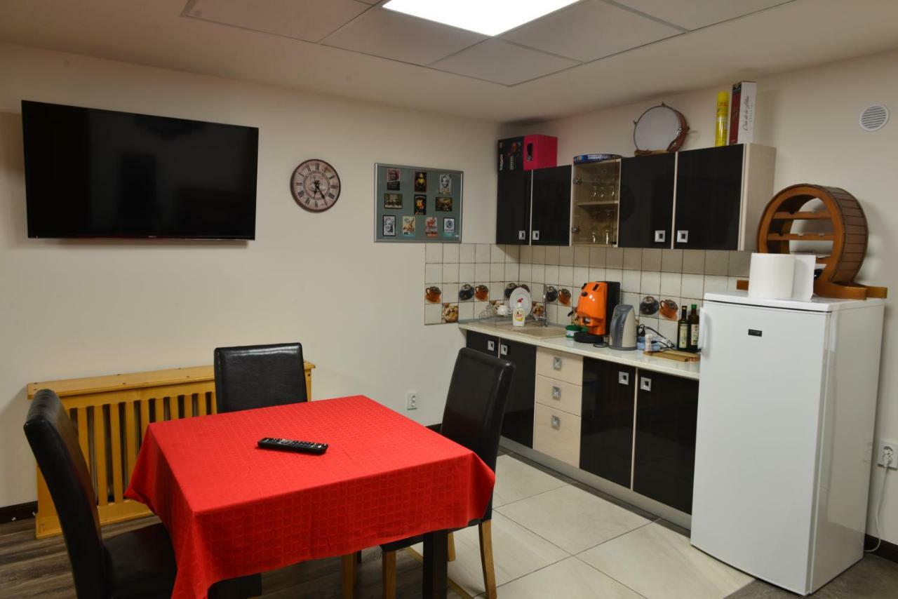 Casa Caprioara Hotel Petroşani Екстериор снимка